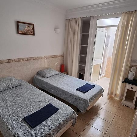 בנאלמדנה Roberto Guest House מראה חיצוני תמונה
