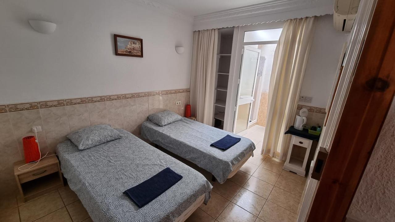בנאלמדנה Roberto Guest House מראה חיצוני תמונה